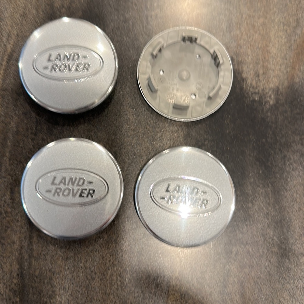 Land Rover Defender wheel caps - Picture 2 of 2